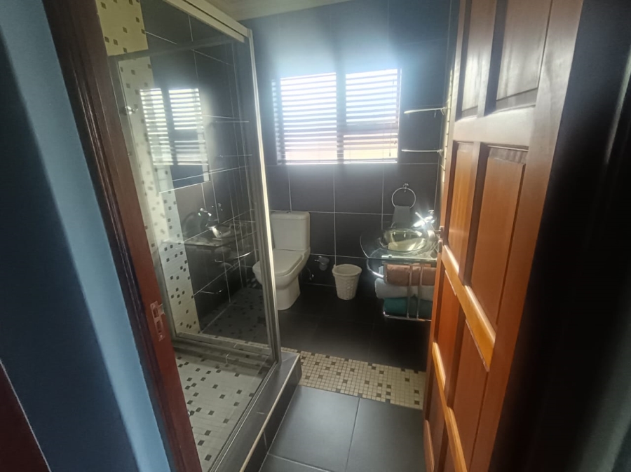 4 Bedroom Property for Sale in Roylglen Gardens Northern Cape